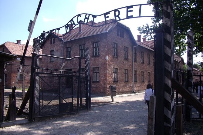 1 Day Trip Auschwitz-Birkenau Memorial and Museum Guided Tour from Krakow - Krakow pickup from Rynek Glowny and beyond