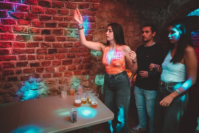 1 Hour of Open Bar Pub Crawl + Karaoke + VIP Entry to Best Clubs - The villa party: pools, music, and a long list of extras