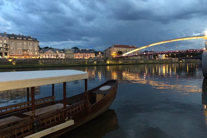 1 Hour Traditional Gondola Sightseeing Vistula River Cruise - Kazimierz, Podgórze, and Kraków’s bridges