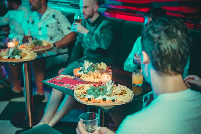 2 Hour Bottomless Brunch Experience with 3 Course Meal And Drinks - Friendly hosts and an easy social mood