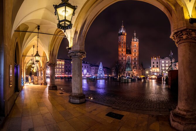 2-Hour City Walking Tour in Creepy Krakow - The guides make or break the experience