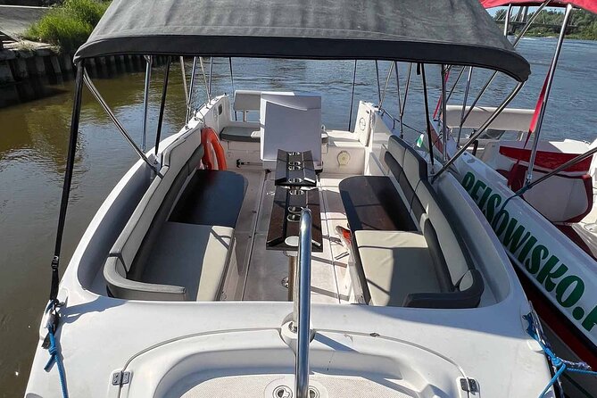 2h Rental of Motorboat for 10 in Warsaw no License Needed - Best uses for families, friends, and small events