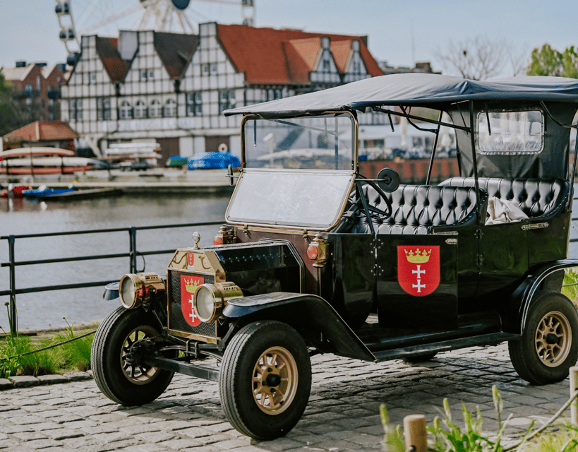 60 min of sightseeing in retro cars, Gdansk - Starting at Chmielna and Stągiewna