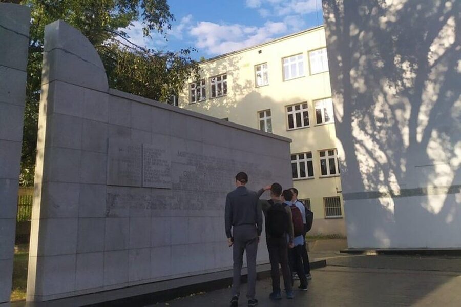 A unique walking tour of Jewish Warsaw -- past and present - Nożyk Synagogue, the city’s only surviving synagogue