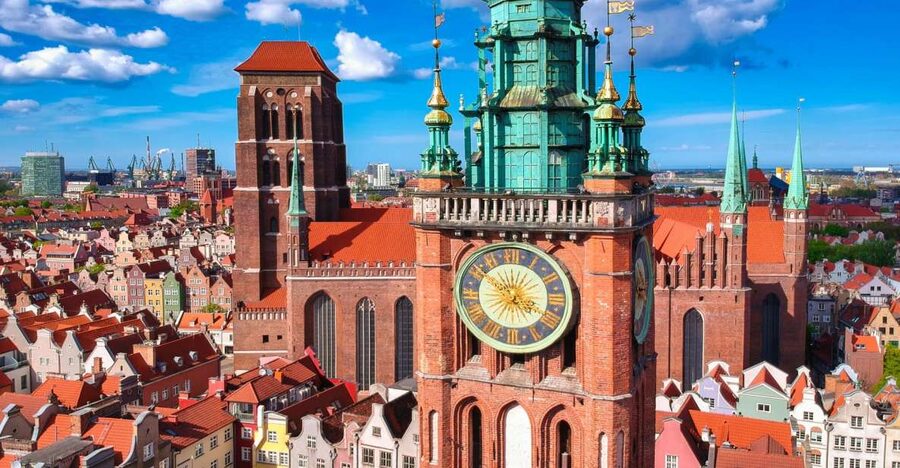 Artus Court and Gdansk Old Town Private Tour with Tickets - St. Mary’s Church and the streets around it