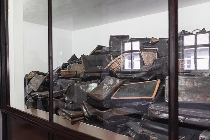 Auschwitz-Birkenau: Day Trip & Transfer from Kraków - The 90-minute ride from Kraków