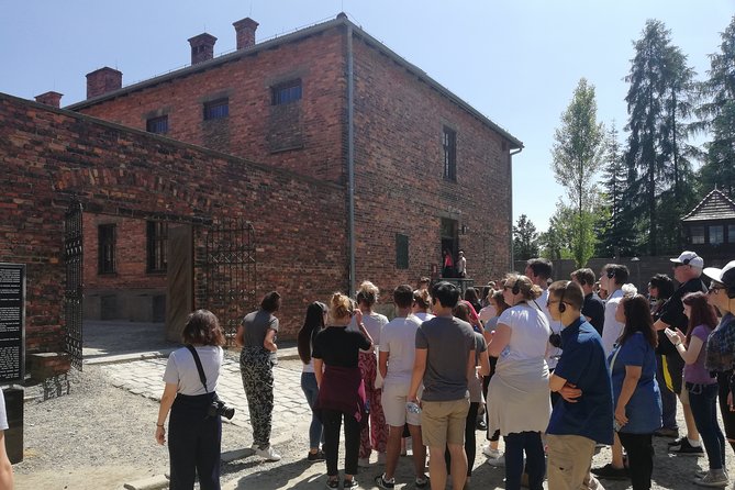Auschwitz-Birkenau: Fast-Track Ticket & Guided Tour No Transfers - Auschwitz I: two hours among the original camp buildings