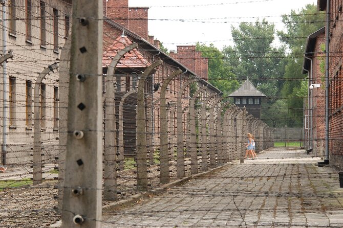 Auschwitz & Birkenau Live Guide Tour Entrance Ticket - Why a guided visit matters at Auschwitz