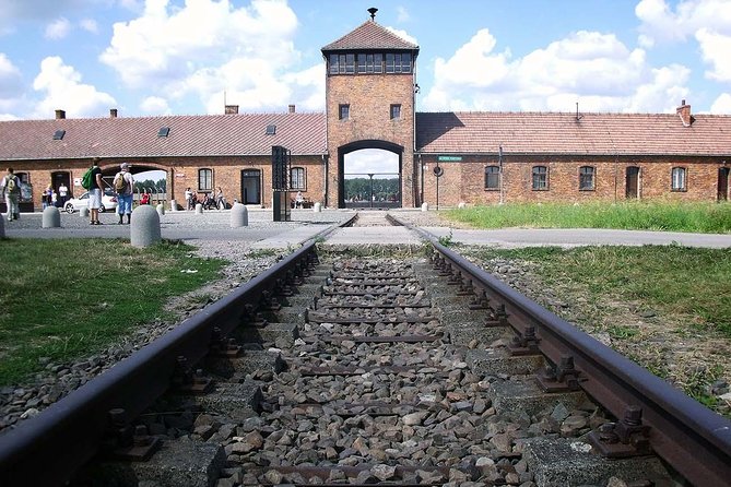 Auschwitz-Birkenau Memorial and Museum Guided Tour - Private Transport - Why private transport matters on this Krakow day trip