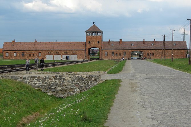 Auschwitz - Birkenau Museum and Memorial Private tour - The coffee break between the two camps