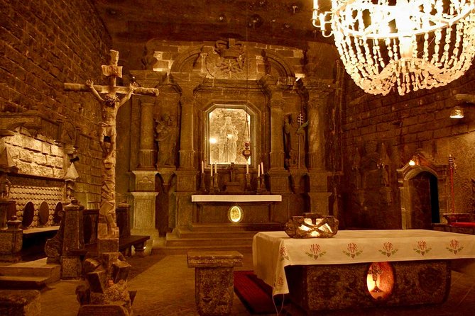 Auschwitz Birkenau Museum and Salt Mine All Inclusive DAY TRIP with Local Guides - Auschwitz I: A Visit That Requires Attention