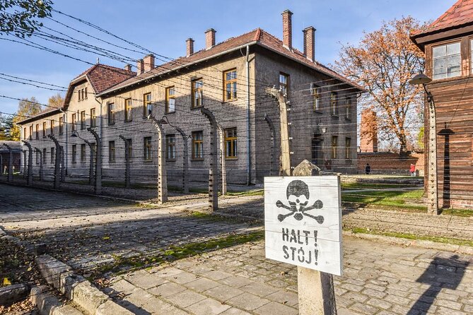 Auschwitz-Birkenau & Salt Mine Day tour - Why combine Auschwitz and Wieliczka in one day?