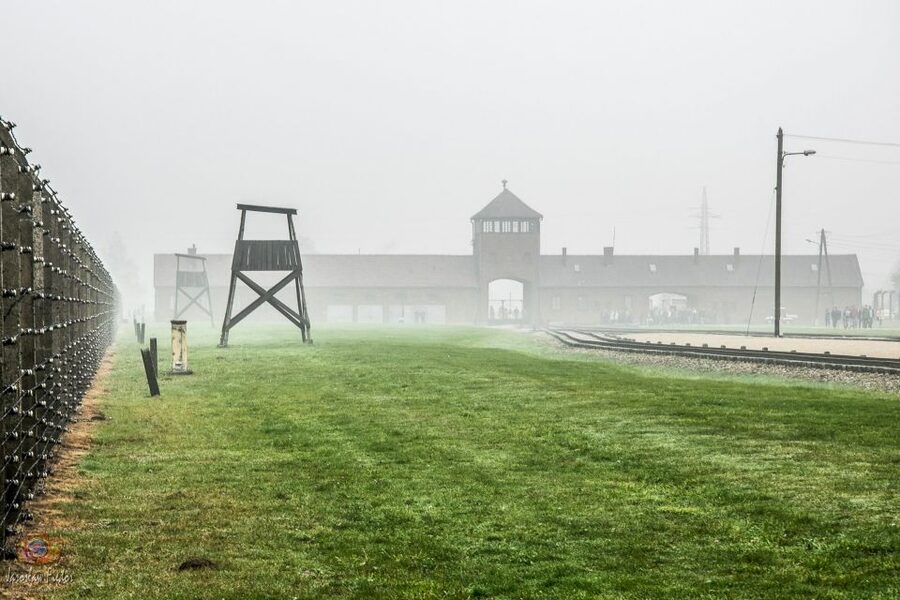 Auschwitz-Birkenau: Skip-the-Line Entry Ticket & Guided Tour - The short break and transfer to Birkenau