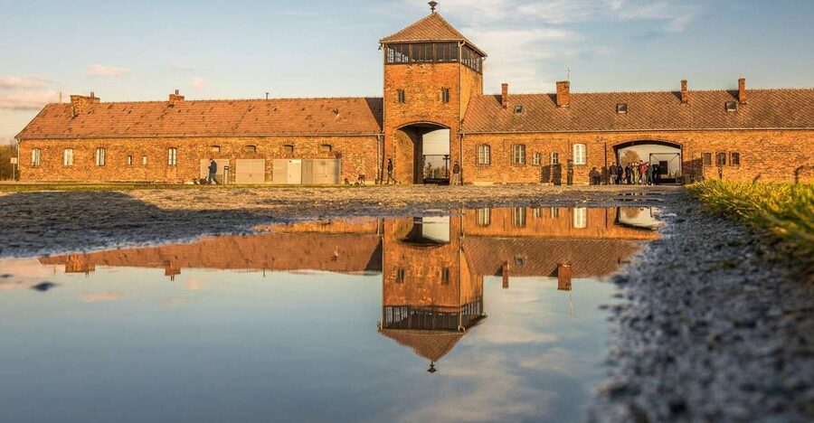 Auschwitz-Birkenau: Skip-the-Line Entry Ticket & Guided Tour - Timing problems you should expect