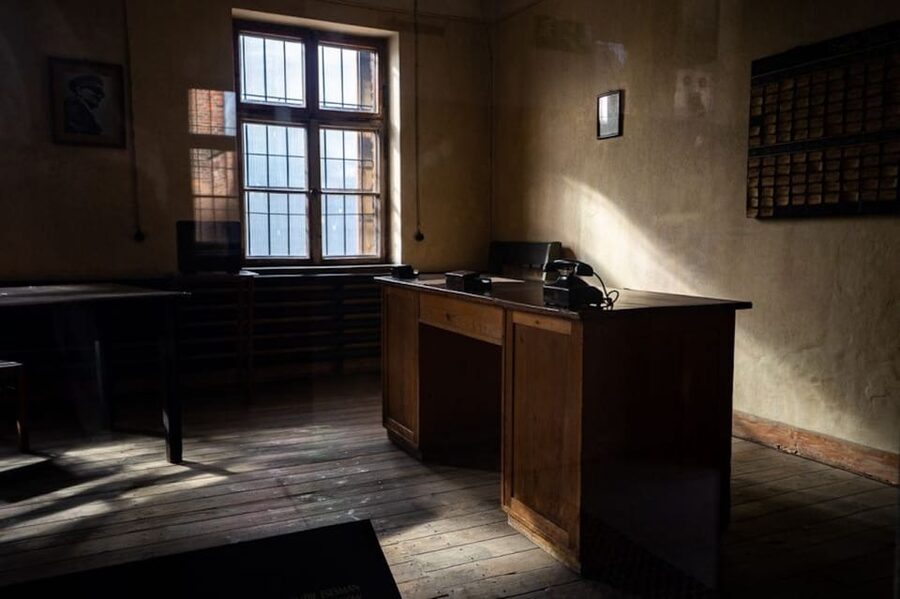 Auschwitz-Birkenau: Skip-the-Line Ticket and Guided Tour - The transfer to Birkenau and the second guided walk