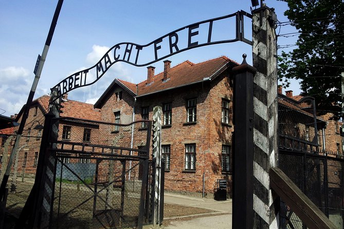 Auschwitz-Birkenau Tour with Transfer - What this Krakow to Auschwitz trip really offers