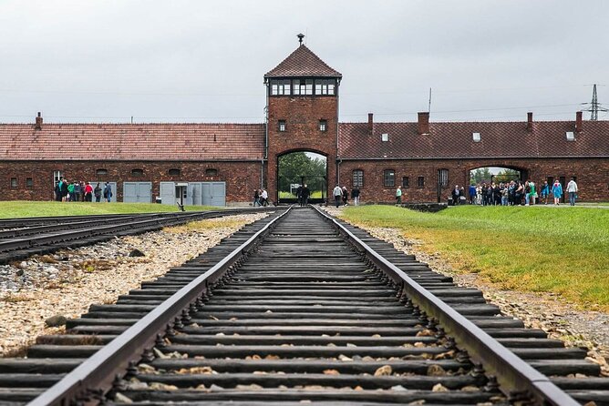 Auschwitz Museum and Salt Mine Tour with Private Transport - Auschwitz I and Birkenau: a serious five-hour visit