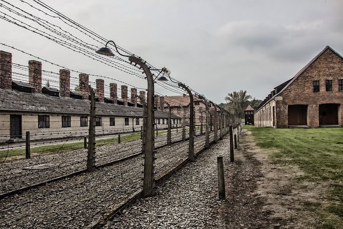 Auschwitz Private Tour - Auschwitz I: museum blocks and the central camp