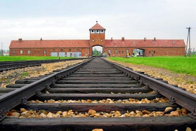 Auschwitz Trip From Krakow - English Speaking Guided Tour - Entering Auschwitz With Admission Arranged