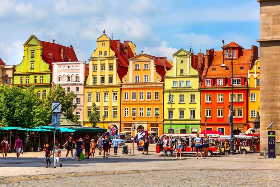 Best of Wroclaw 3-Hour History and Culture Walking Tour - Starting beneath the spires of Market Square