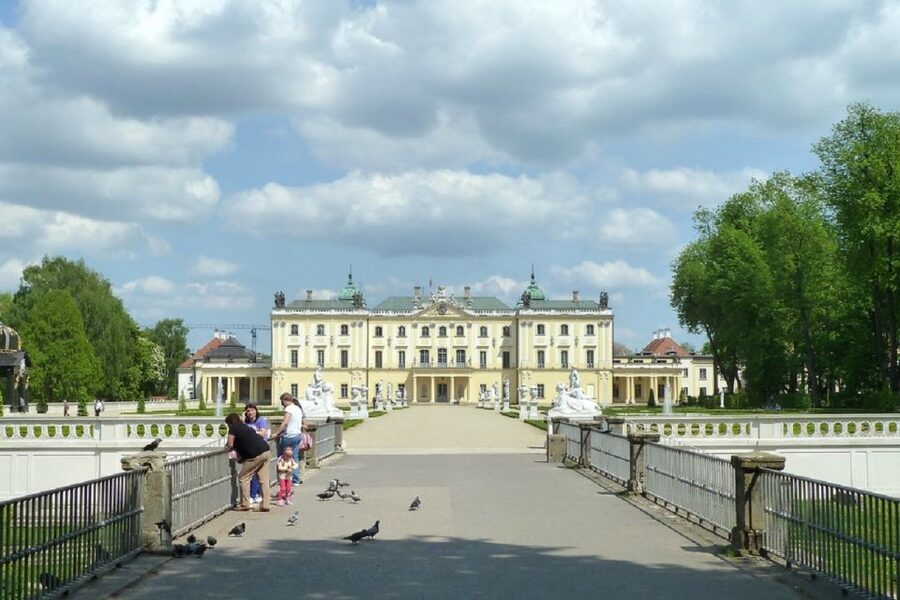 Bialystok Old Town Highlights Private Walking Tour - Remembering Jewish Bialystok at the Great Synagogue monument