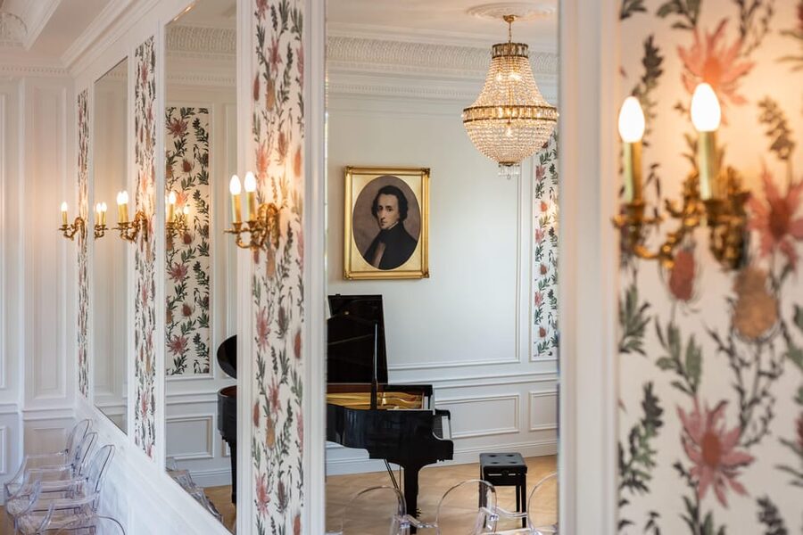 Chopin Concerts at Fryderyk Concert Hall - Intermission with sparkling wine or juice