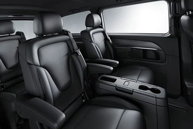 CO2-Offset | Minivan Arrival Transfer from Krakow KRK to Krakow - A Mercedes Viano for Groups of Up to Seven