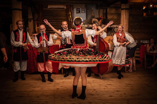 Cottage Style Evening with Folk Show and Traditional Feast from Krakow - Key points to know before booking