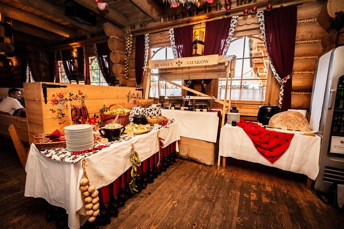 Cottage Style Evening with Folk Show and Traditional Feast from Krakow - A Polish evening that leaves Krakow behind