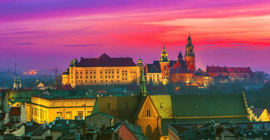 Creepy Krakow: 2-Hour City Walking Tour - St. Mary’s Basilica and the stories behind familiar sights