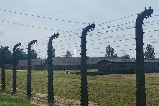 CV-Visit to the Auschwitz Camp in Italian with departure from Krakow - Practical advice for a respectful visit