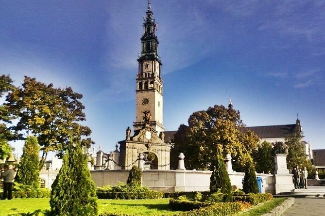 Częstochowa Black Madonna - Meeting priests, nuns, and local guides