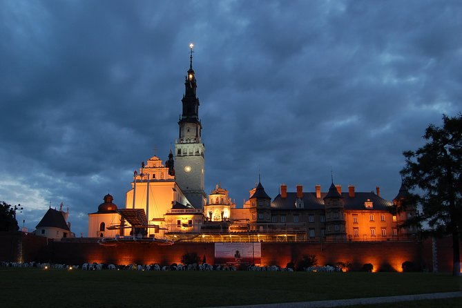 Czestochowa Black Madonna Private Day Tour from Krakow - Entering Jasna Gora and Meeting the Local Guide