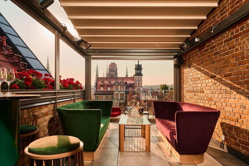 Dinner with a View – 7th Floor, Gdańsk Old Town - Reaching Nikka from Chmielna Street or the Motława