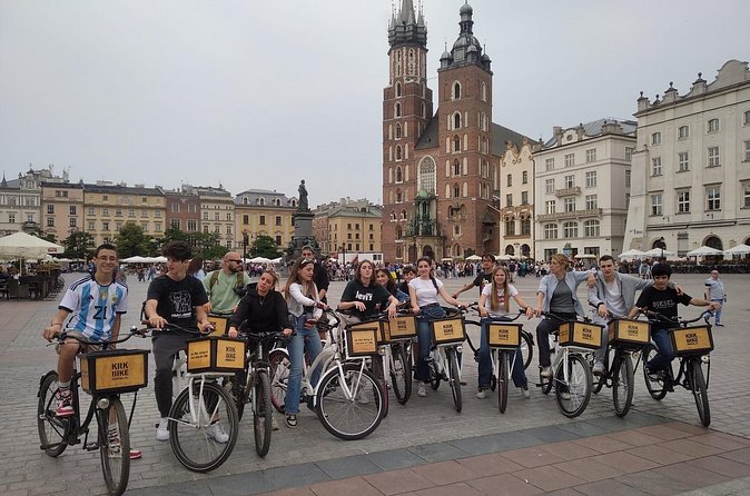 Discover the Jewish Quarter with a Bike Tour - Popper Synagogue and the bookshop next door