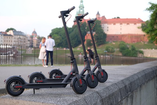 E-Scooter Krakow sightseeing tour - Starting out with Scooter Madness