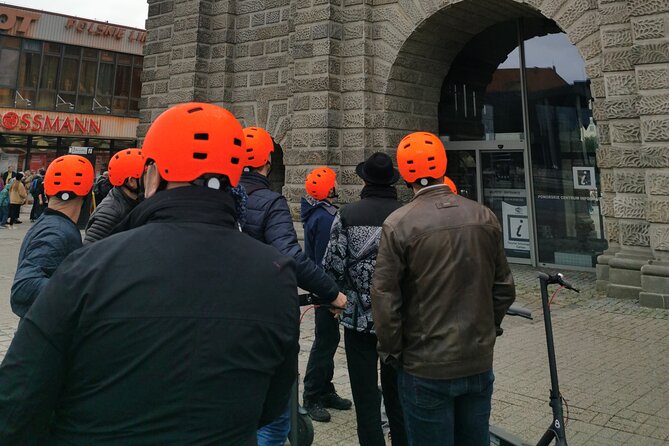 Electric Scooter Tour: Full Tour (Old Town + Shipyard) - 3-Hour - Green Gate and Stagiewna Gate by the River