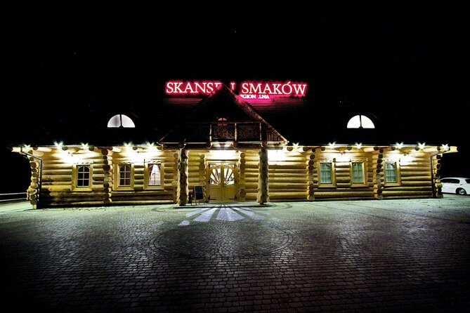 Evening Folk Show, singing, dancing and delicious food - Krakowiak, polonez, oberek, and mazurek on stage