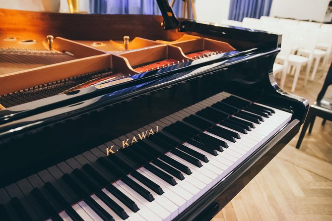 Everyday Chopin Concert at 7 PM with candlelight by the Castle - The one-hour recital and its changing programs
