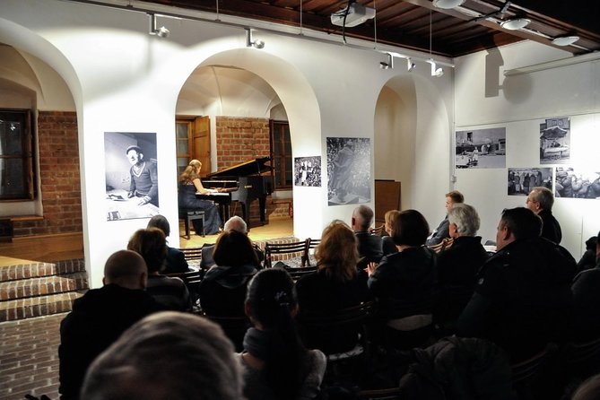 Everyday concerts of Chopin's music at the Old Town in Warsaw - Honey wine and the short intermission