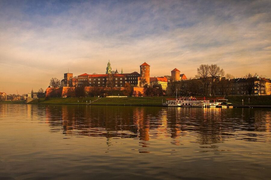 Family Tour of Krakow Old Town with Sweets Factory & Cruise - Is $96 per person good value?