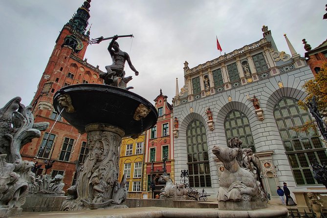 First Time in Gdańsk? Private Tour of Old Gdańsk’s Highlights - Piwna Street and the Great Armory