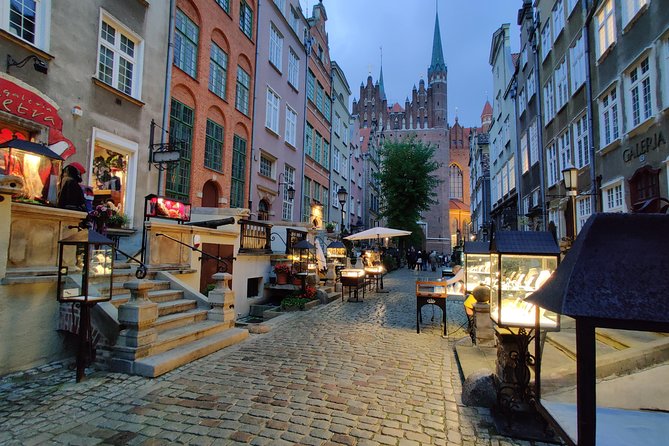 First Time in Gdańsk? Private Tour of Old Gdańsk’s Highlights - Starting at the Prison Tower and old city gates