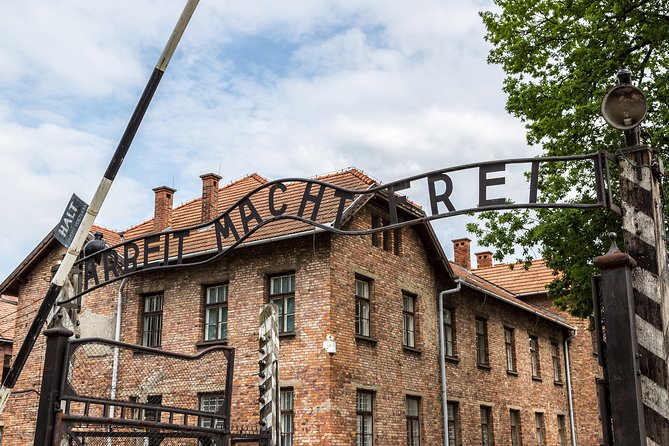 From Cracow: Auschwitz- Birkenau Tour with transportation - The 90-minute drive to Oświęcim