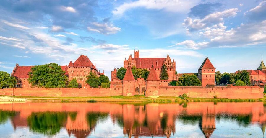 From Gdansk: Malbork Castle Half-Day Private Tour - Entering the world of the Teutonic Knights