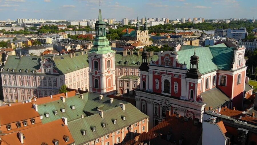 From Golden Age to Fall and Rebirth of Poland - Imperial Castle, the tour’s longest stop