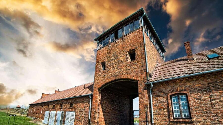 From Krakow: Auschwitz-Birkenau Memorial Private Tour - Is $295 per person good value?
