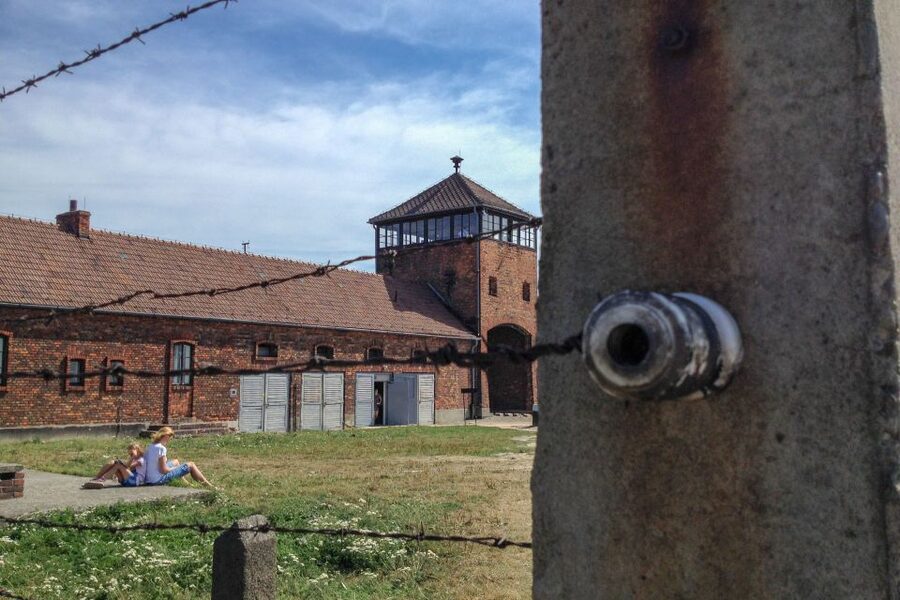 From Krakow: Auschwitz-Birkenau Private or Shared Tour - The 1.5-hour drive from Kraków