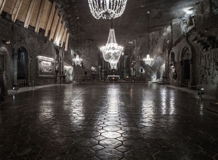 From Krakow: Auschwitz-Birkenau & Salt Mines with Lunch - Key points at a glance