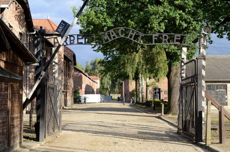 From Krakow: Auschwitz-Birkenau Tour with Transportation - Why this Auschwitz day trip works well from Krakow